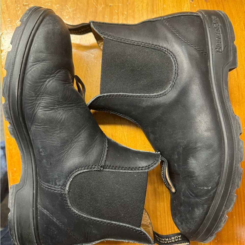 Blundstone Black Leather Chelsea Boots